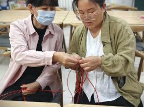 第98期　编织技艺进社区 巧手织出新生活