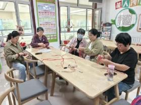 第98期　编织技艺进社区 巧手织出新生活1